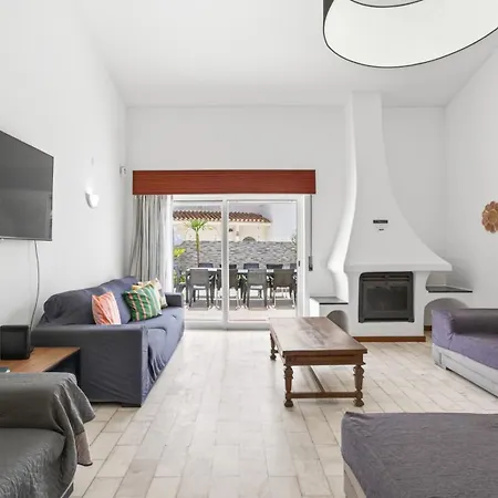 Dom wakacyjny Casa Marina Near By Lovelystay *