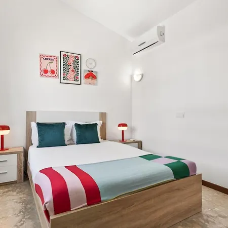 Dom wakacyjny Casa Marina Near By Lovelystay *